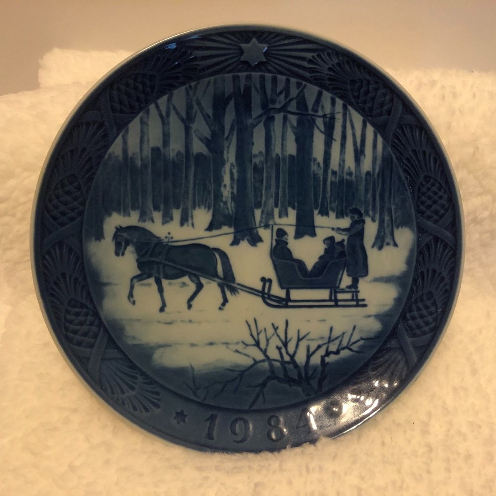 1984 Royal Copenhagen Christmas Plate